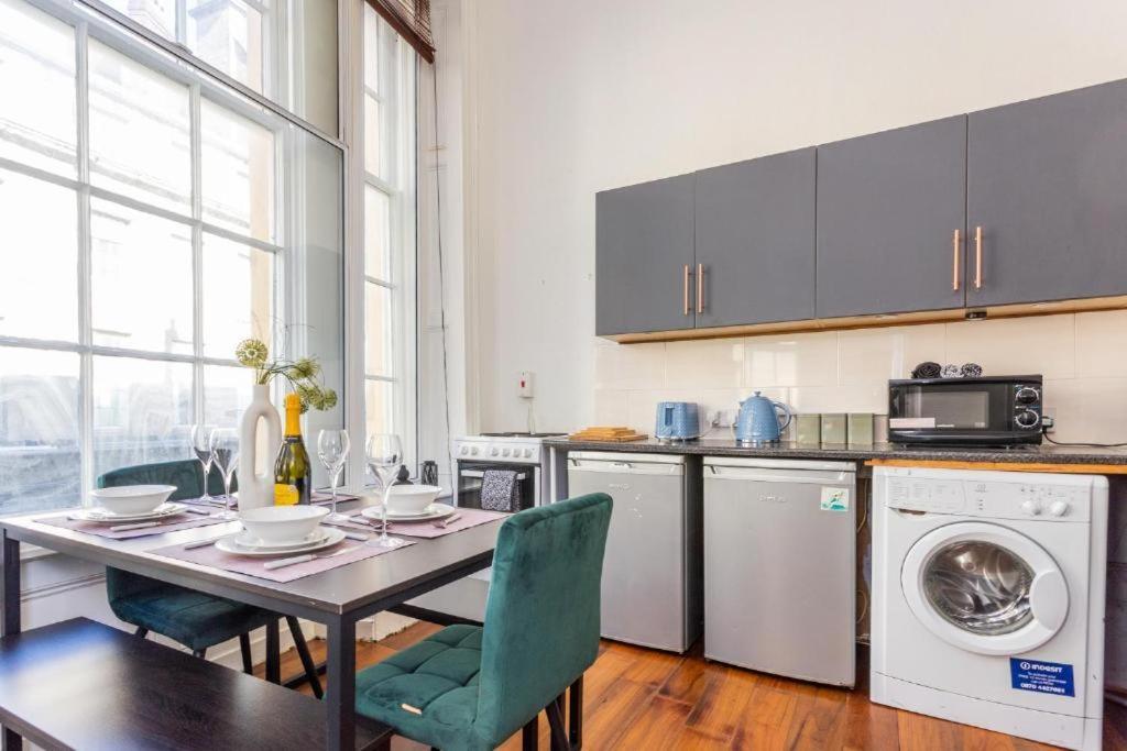 Newcastle'S Most Central Apartment - Sleeps 10 المظهر الخارجي الصورة