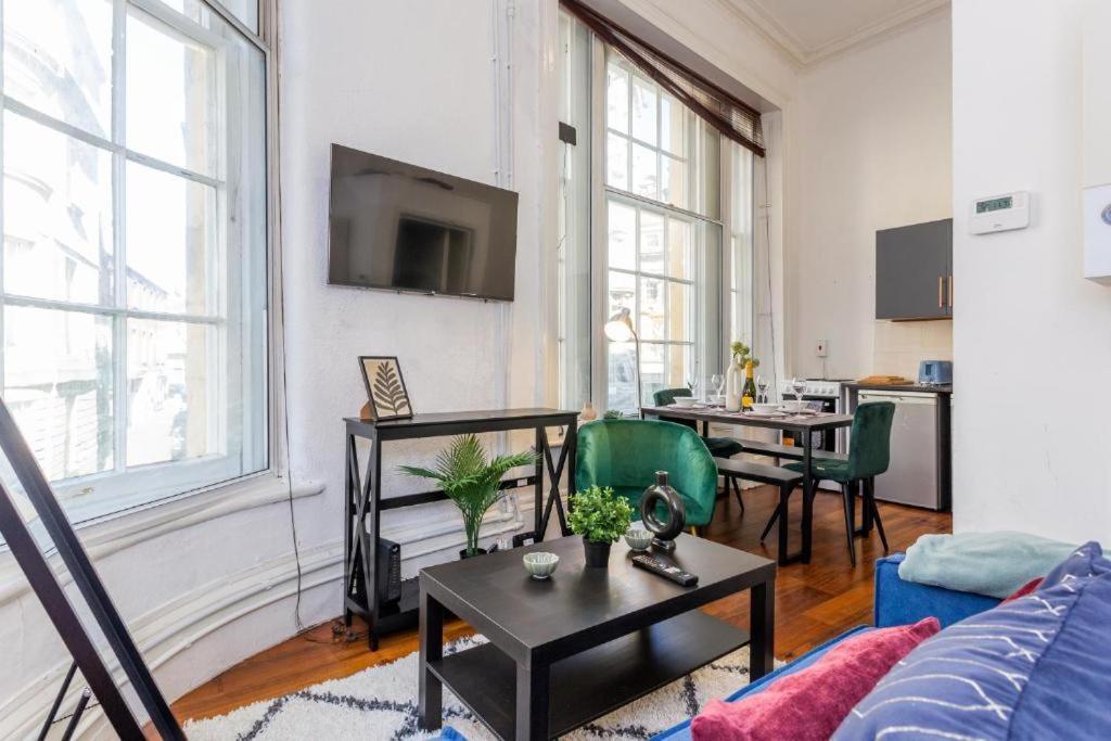 Newcastle'S Most Central Apartment - Sleeps 10 المظهر الخارجي الصورة