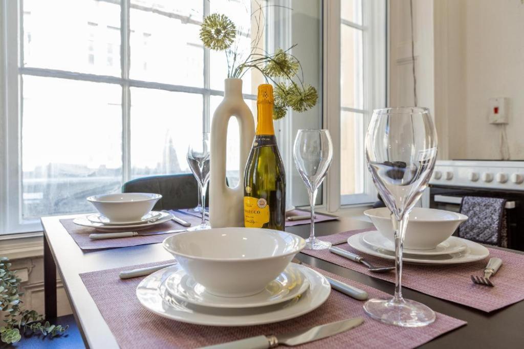 Newcastle'S Most Central Apartment - Sleeps 10 المظهر الخارجي الصورة