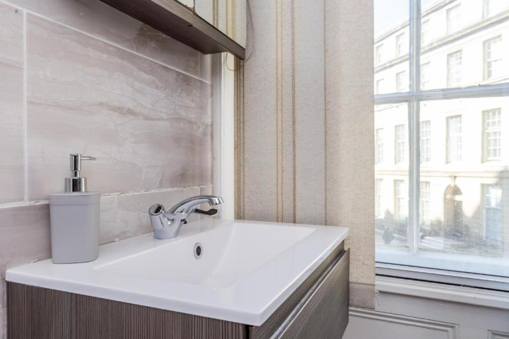Newcastle'S Most Central Apartment - Sleeps 10 المظهر الخارجي الصورة