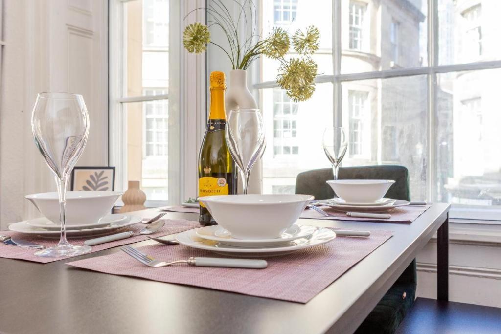 Newcastle'S Most Central Apartment - Sleeps 10 المظهر الخارجي الصورة