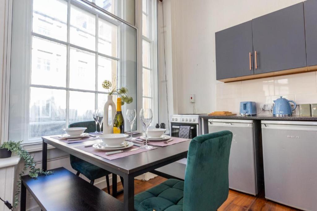 Newcastle'S Most Central Apartment - Sleeps 10 المظهر الخارجي الصورة
